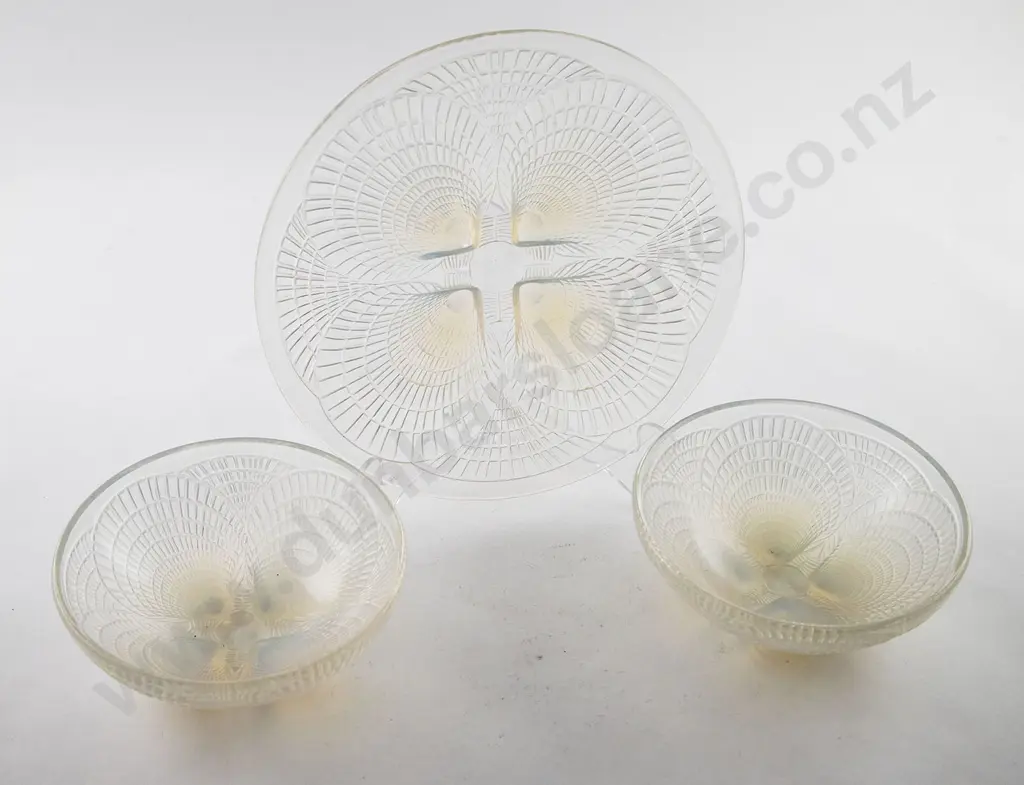 Lalique Coquilles Pattern Plate & 2 Matching Bowls Image 1++