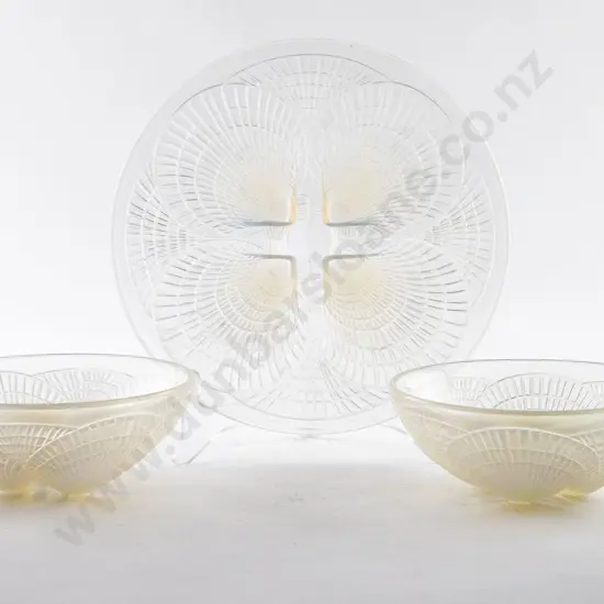 Lalique Coquilles Pattern Plate & 2 Matching Bowls
