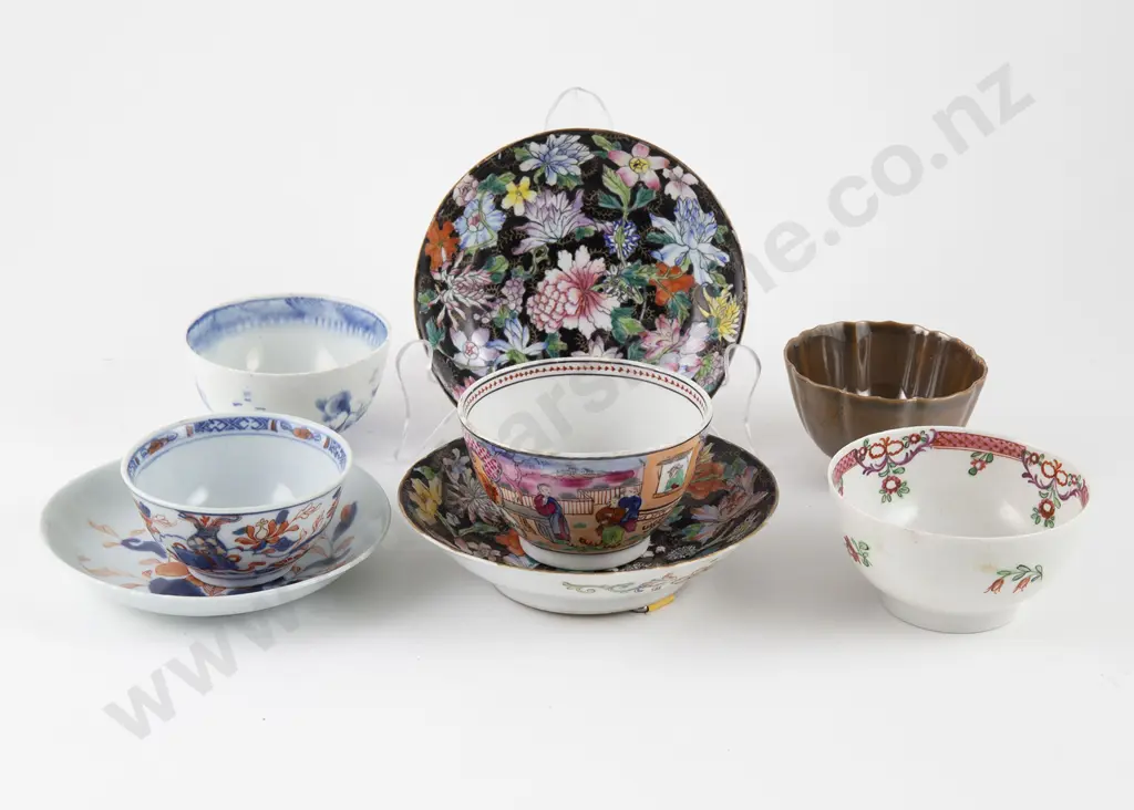 Collection Late C18th/ Early C19th Tea Bowls and Saucers Image 1++