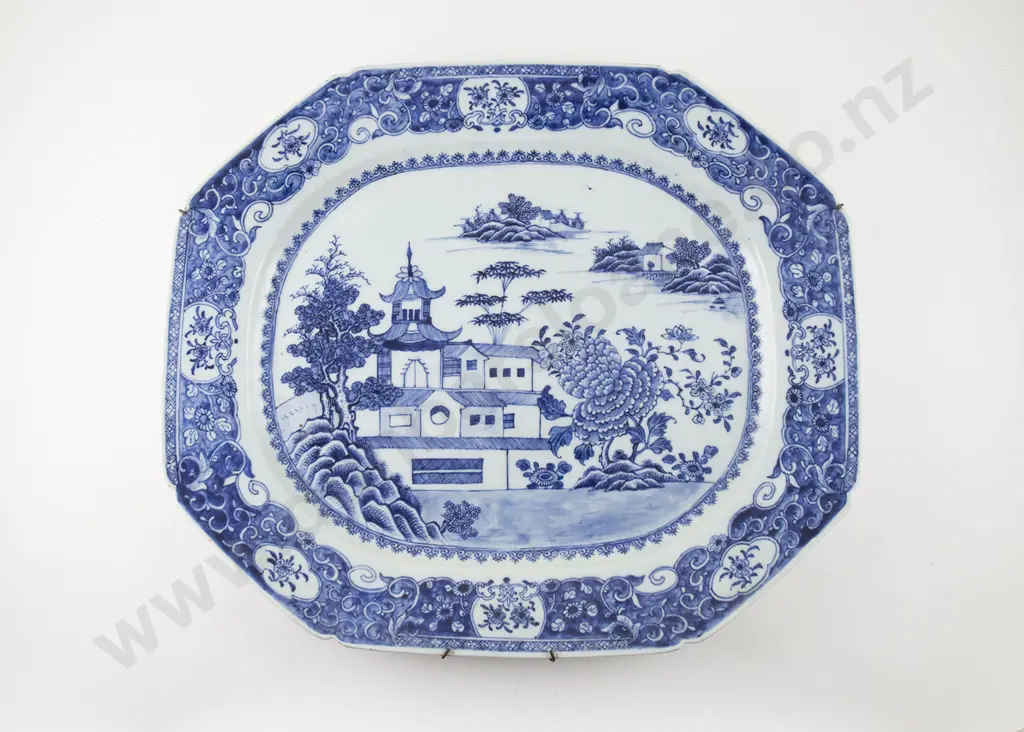 C18th Chinese Blue & White Export Ware Octagonal Serving Dish Image 1++