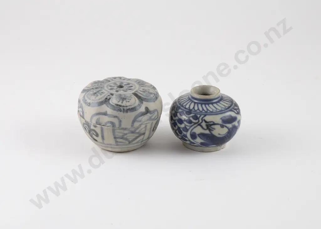 Small Chinese Provincial Ming Blue & White Vase & Lidded Bowl Image 1++