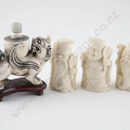 Carved Ivory Foo Dog Snuff Bottle