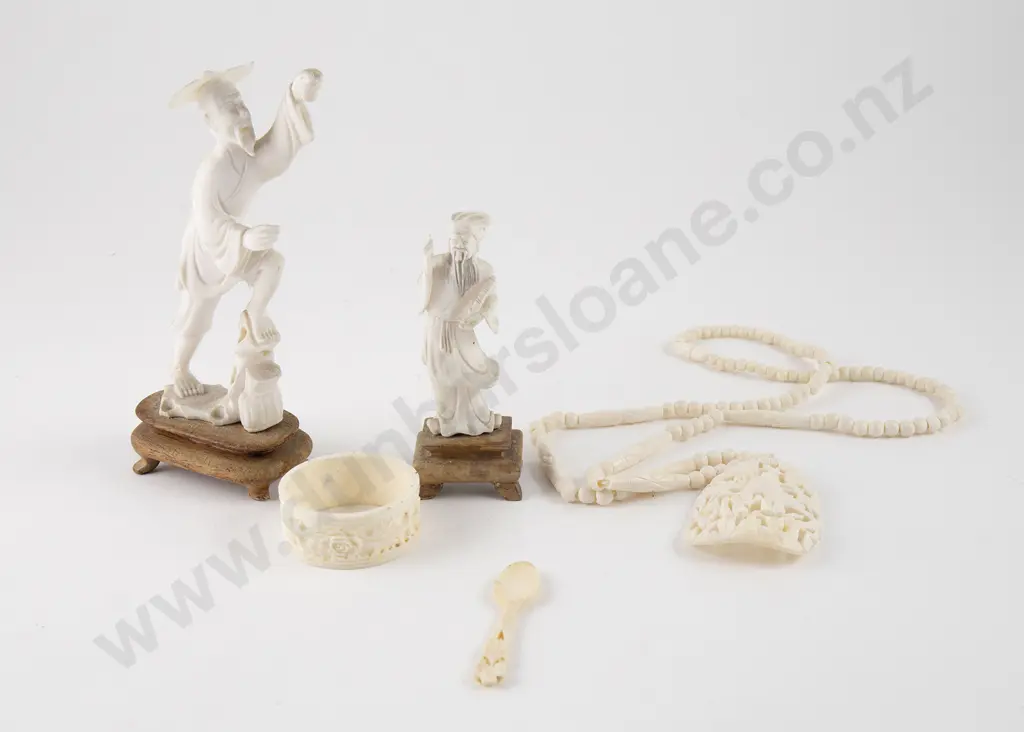 Five Small Carved Ivory & Bone Pieces Image 1++