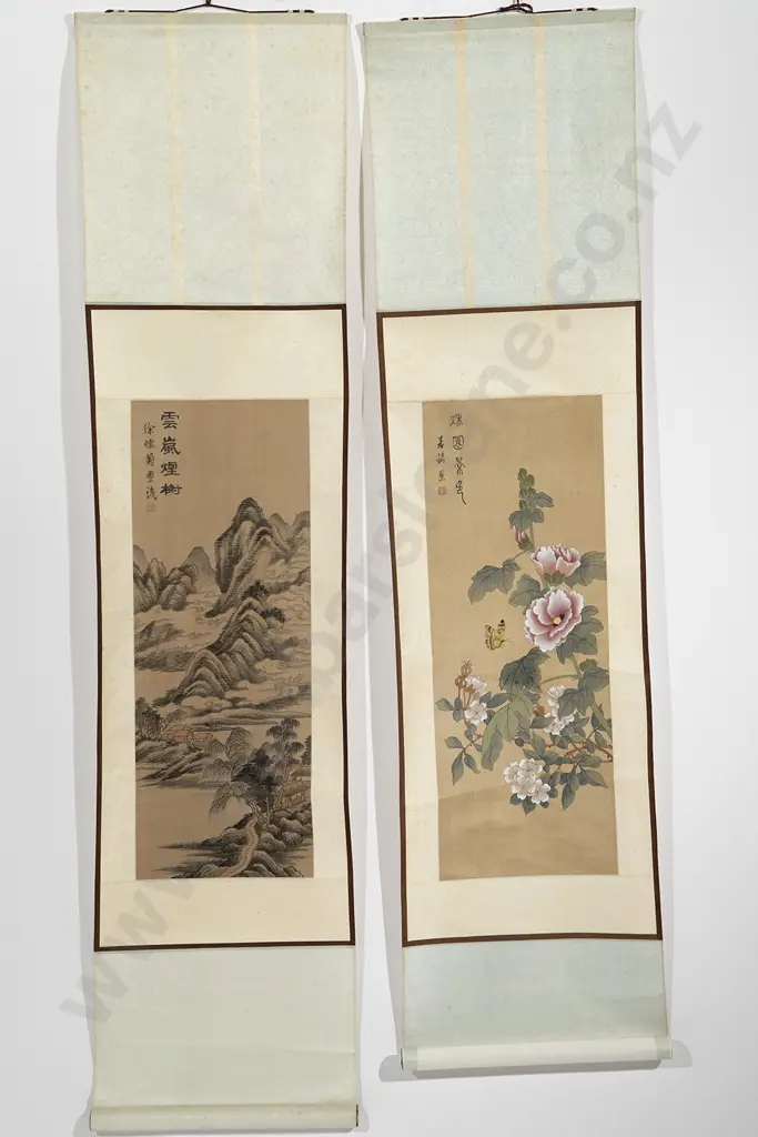 Pair Of Chinese Okimono Scroll Pictures Image 1++