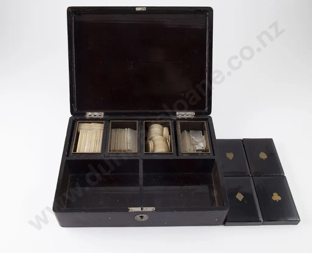 Late C19th Chinese Export Ware Lacquered Gaming Box Image 1++