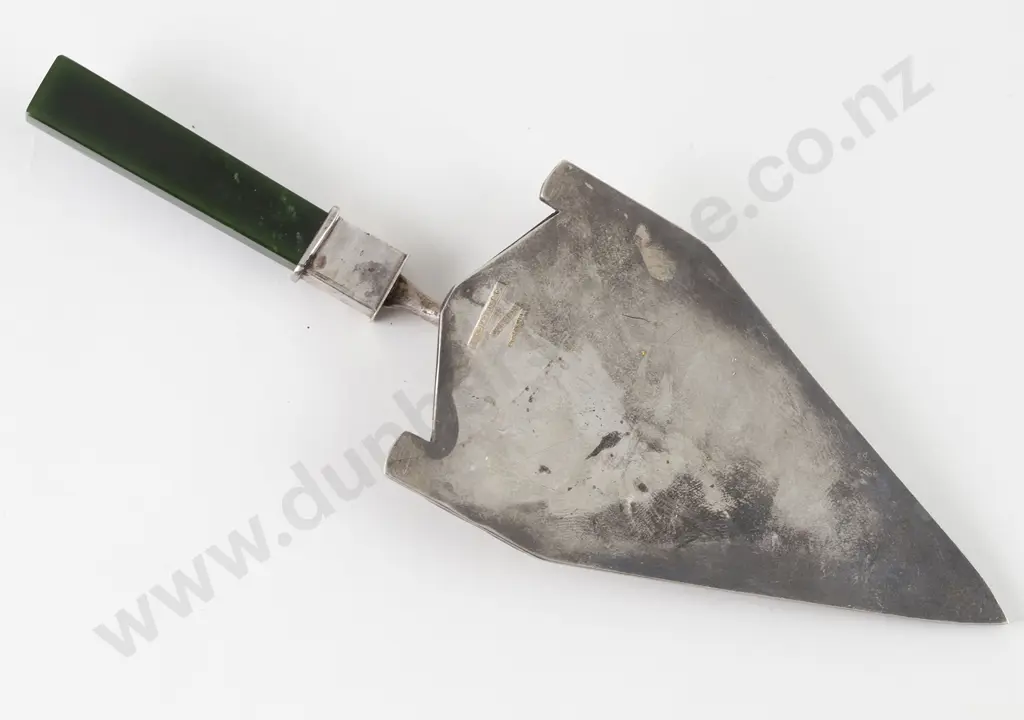 NZ Silver and Greenstone Presentation Trowel Image 1++
