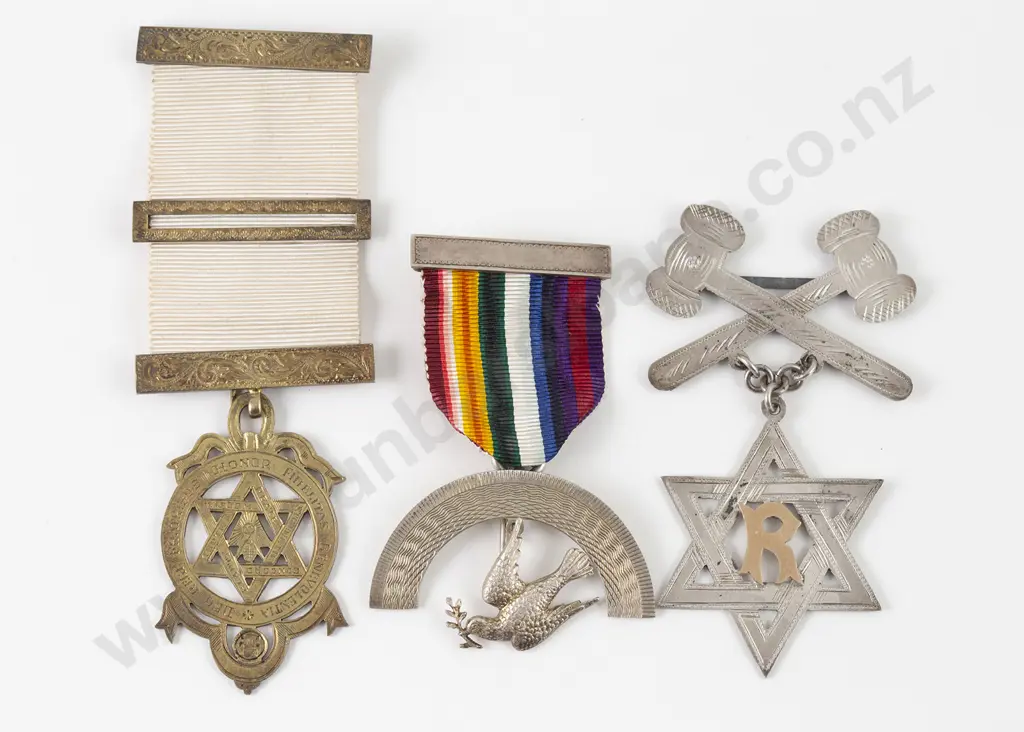 Three NZ Silver and Other Masonic Medals Image 1++
