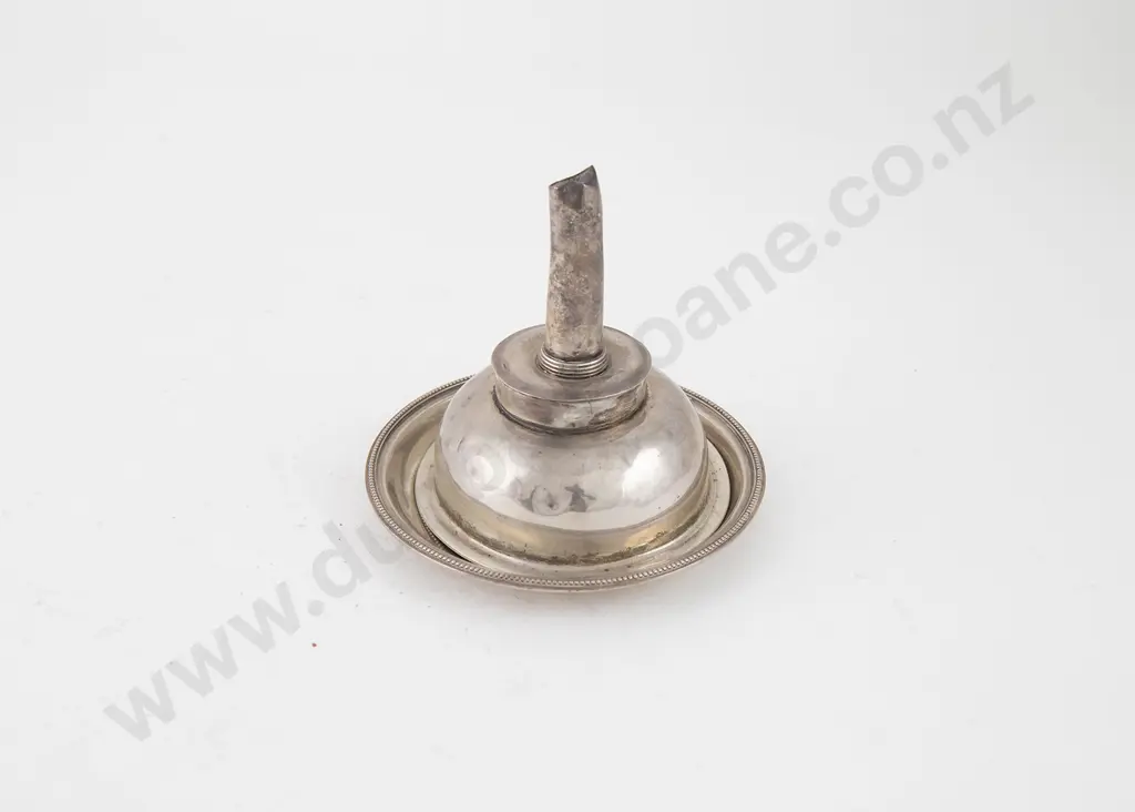 Geo 3 Irish S/S Wine Funnel & Stand Image 1++