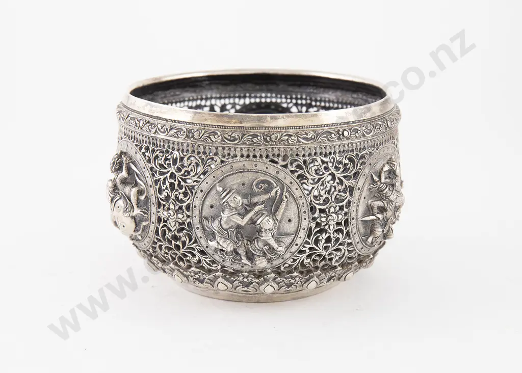 Fine Quality Thai/Siam Circular Silver Bowl Image 1++