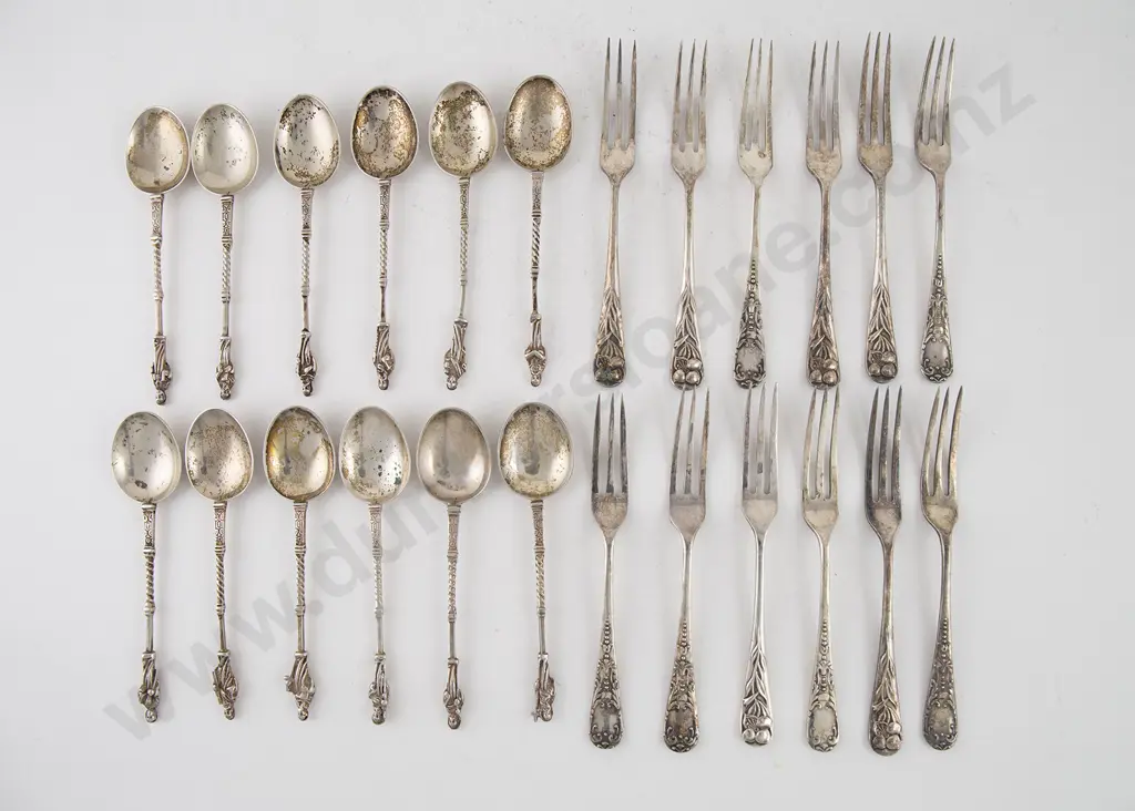 Twelve Dutch Silver Apostle Top Coffee Spoons Image 1++