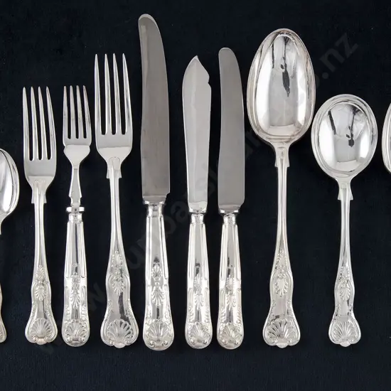 Oak Canteen Of S/P Double Struck Kings Pattern Cutlery