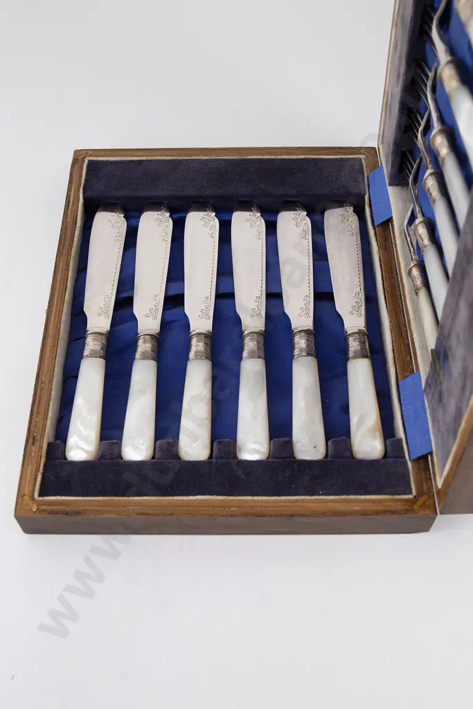 Edw Cased Set Of 6 MOP Handled Fish Knives & Forks Image 1++