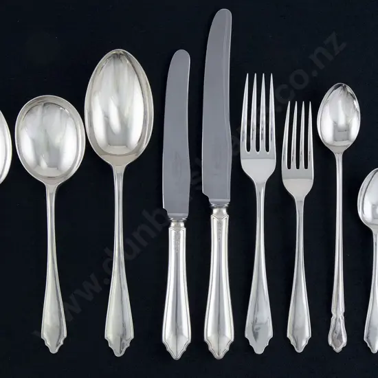 S/S Eight Place Setting Cutlery Service