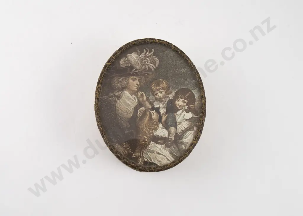 Oval Fabric Bound Jewellery Box Image 1++