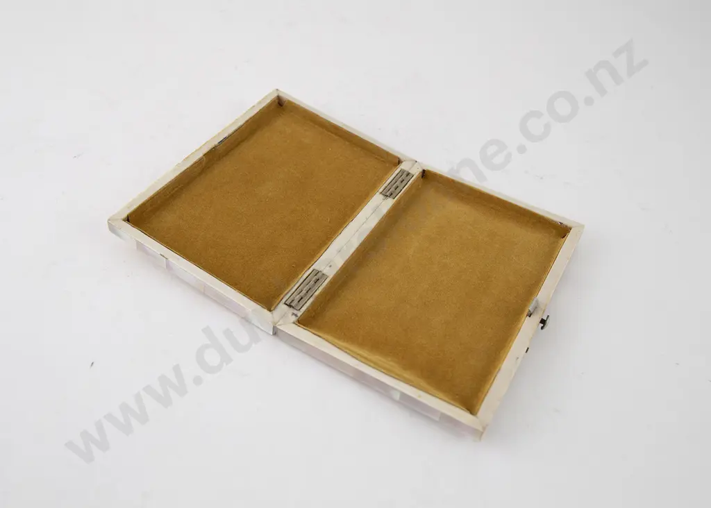 Vict MOP Calling Card Case Image 1++