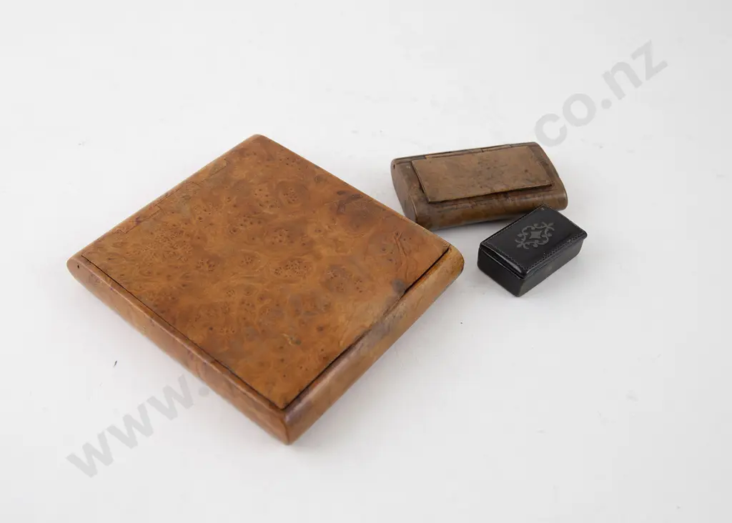 Three Victorian Snuff Boxes Image 1++