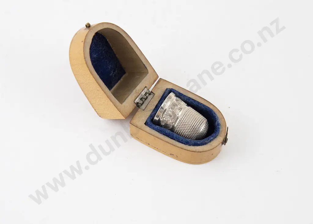Mauchline Ware Thimble Case Image 1++