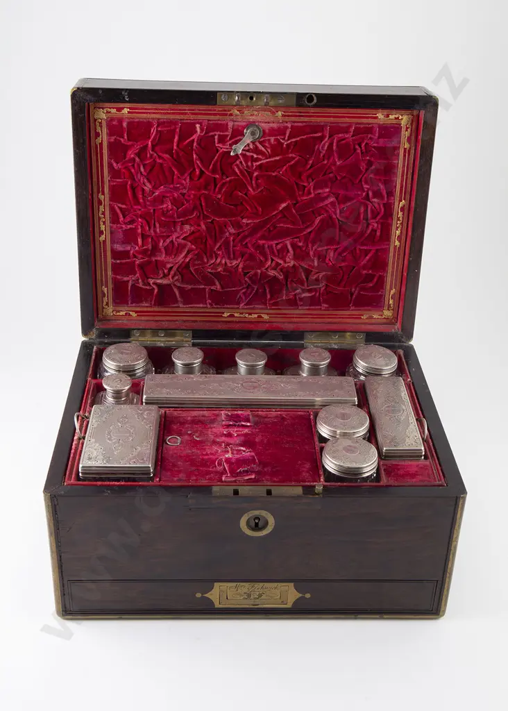 Early Vict Rosewood Travelling Vanity Box Image 1++