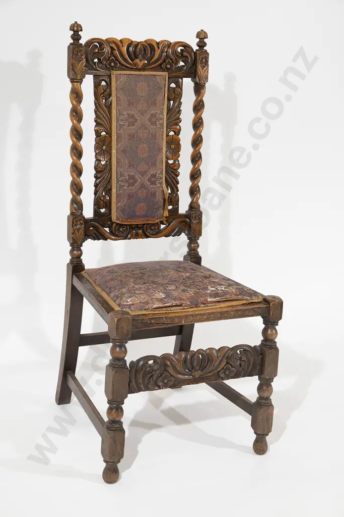 C17th Style Oak Hall Chair Image 1++