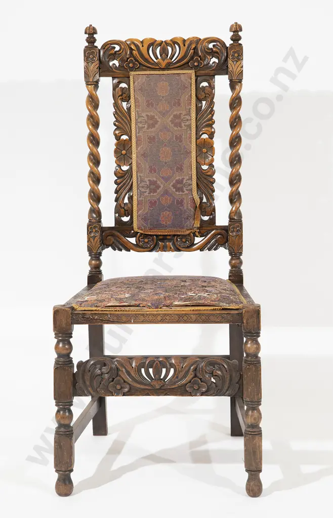 C17th Style Oak Hall Chair Image 1++