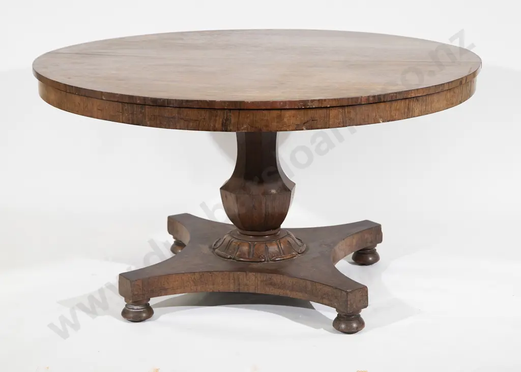 WM IV Rosewood Circular Dining Table and Four Chairs Image 1++