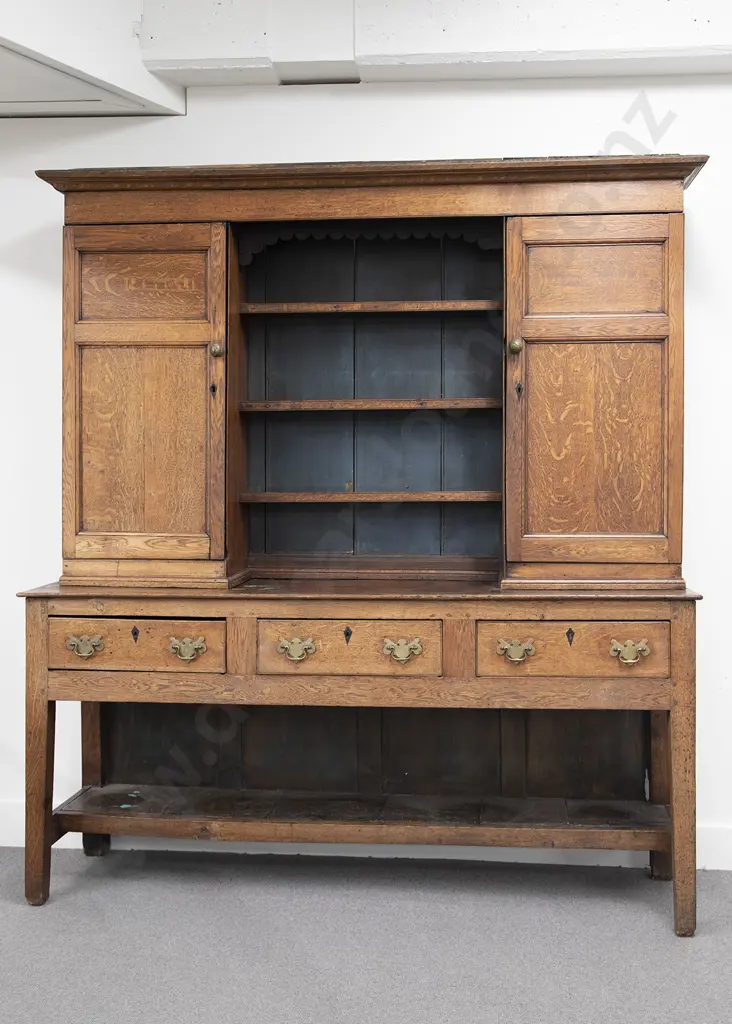 GeoIII Oak Dresser Image 1++