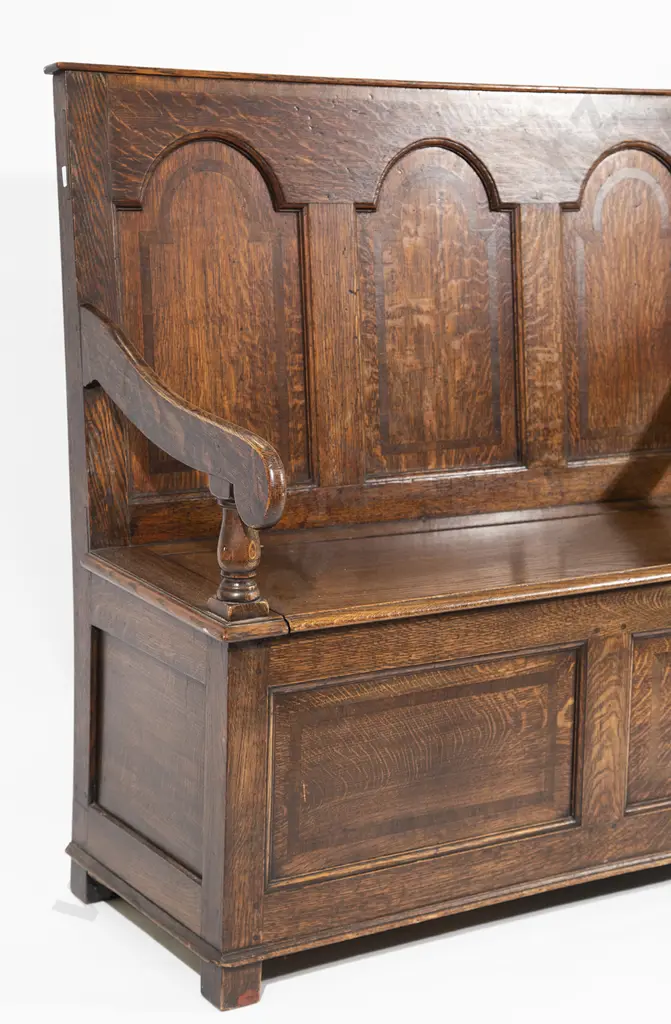Early C18th Style Oak Hall Settle Image 1++