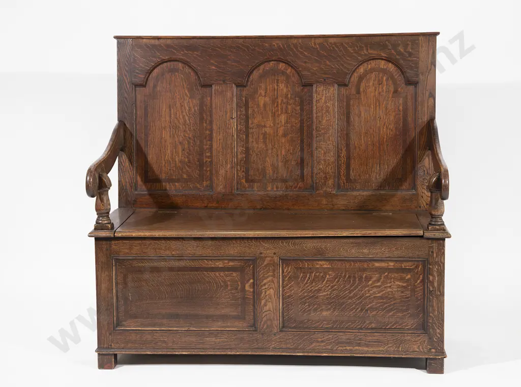 Early C18th Style Oak Hall Settle Image 1++