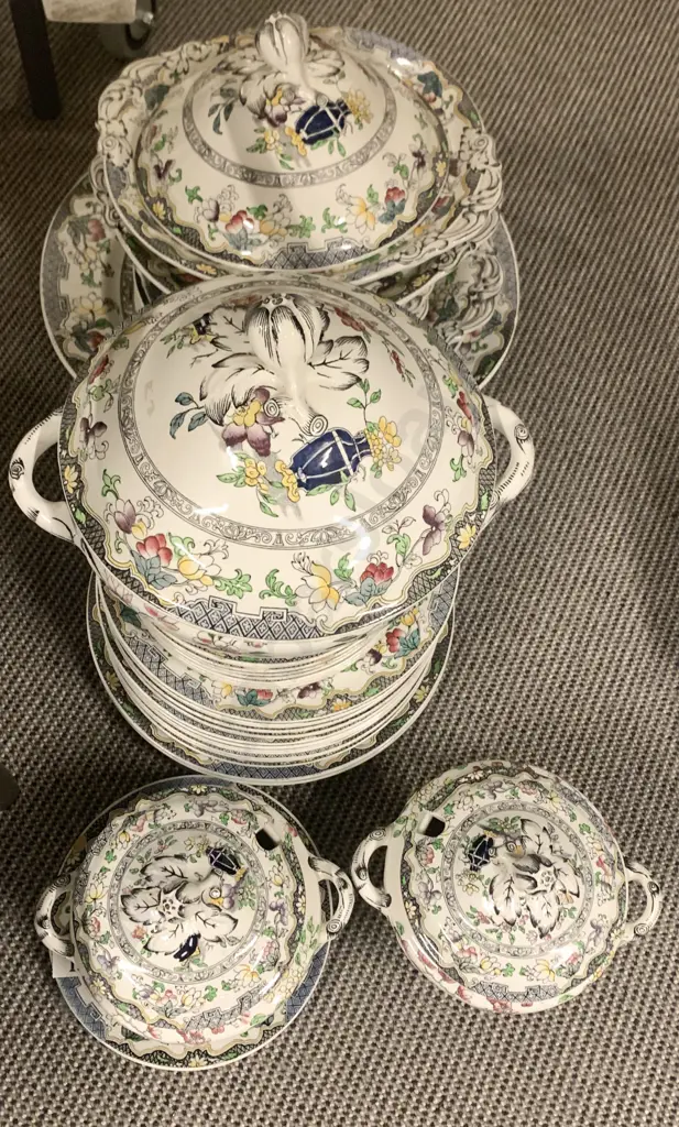 Victorian Minton Dinner Ware Image 1++