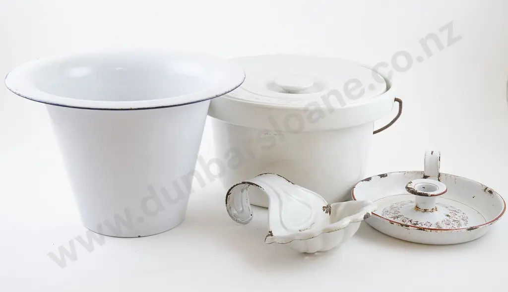 Covered Chamber Pot Image 1++