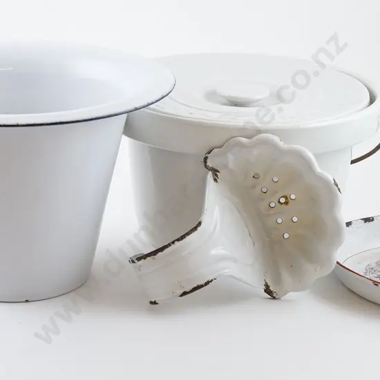 Covered Chamber Pot