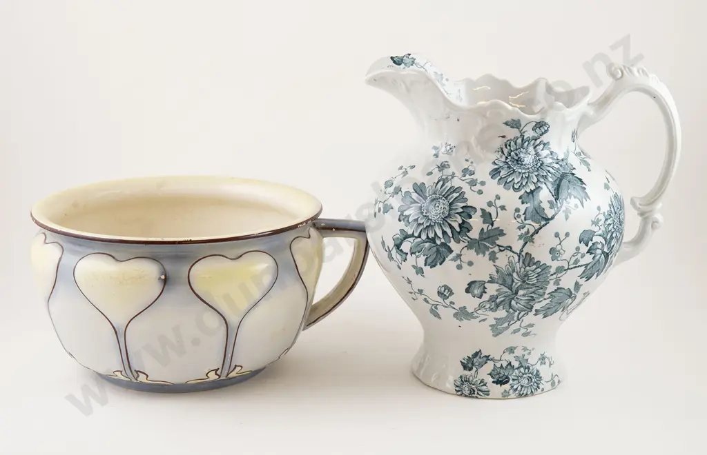 Victorian Toilet Jug & Chamber Pot Image 1++