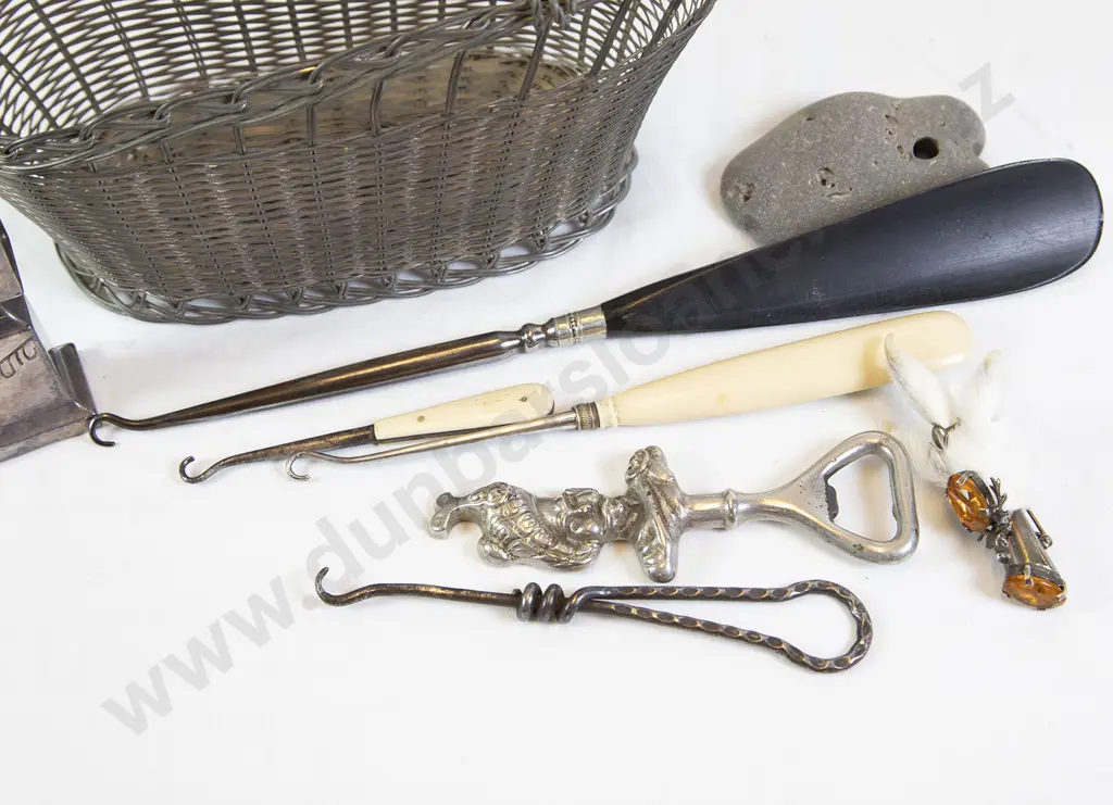 Wire Wine Basket and assorted Image 1++