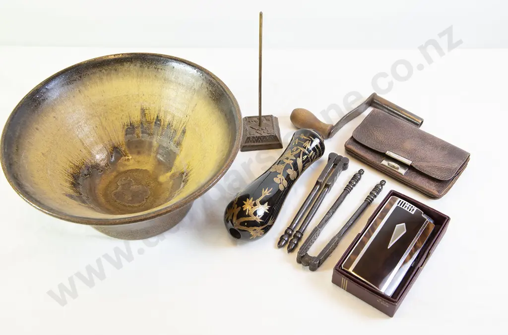 Pottery Bowl and assorted Image 1++