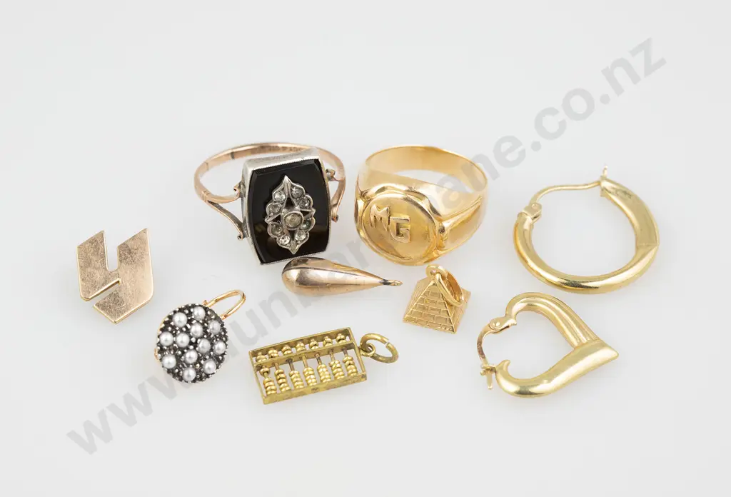 Various 9ct Gold Jewellery Image 1++