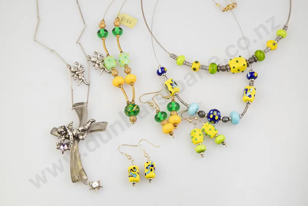 Selection of Modern Glass Jewellery Image 1++