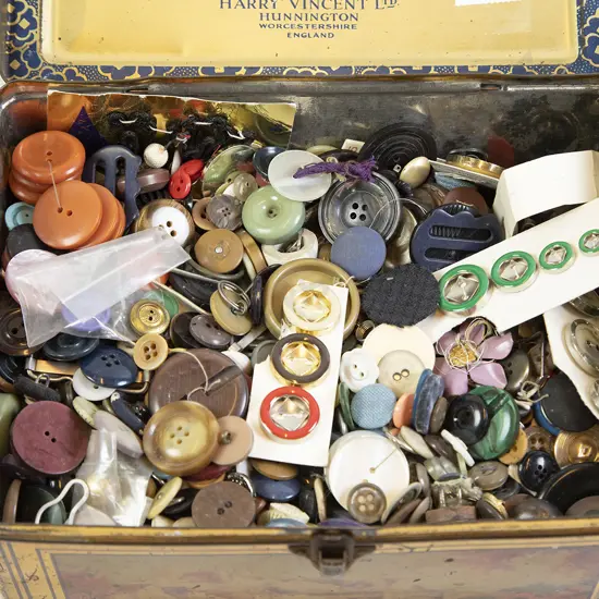 Qty Vintage Buttons