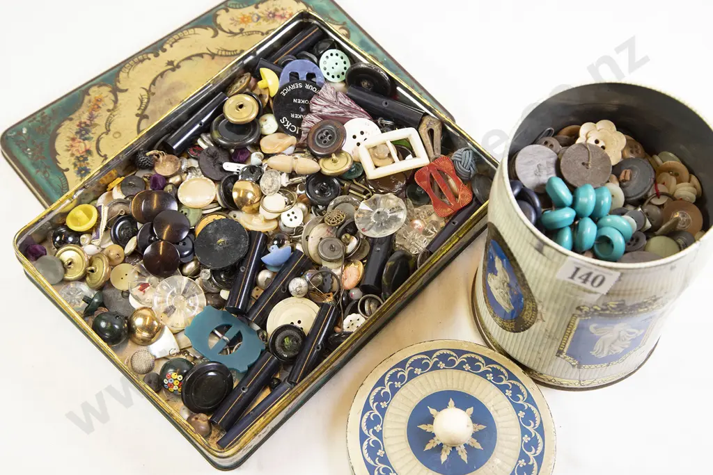 Qty Vintage Buttons Image 1++