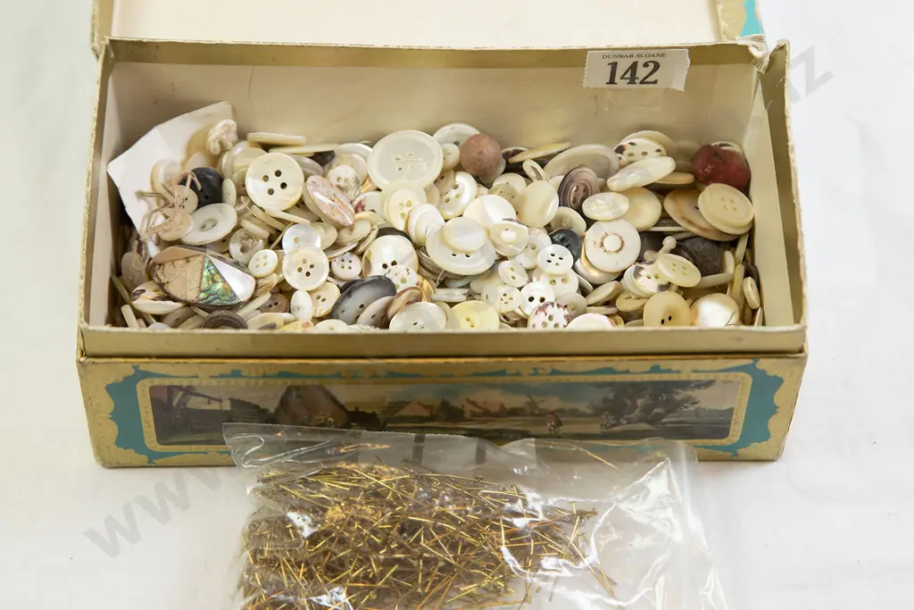 Qty Vintage MOP Buttons etc Image 1++
