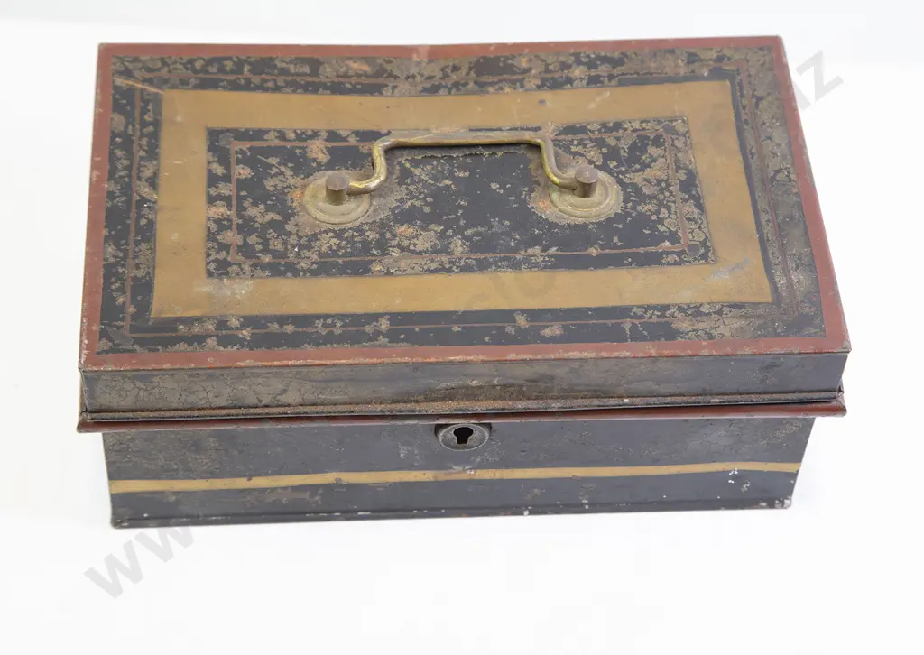 Cash Tin with Small Qty Mixed Coinage Image 1++