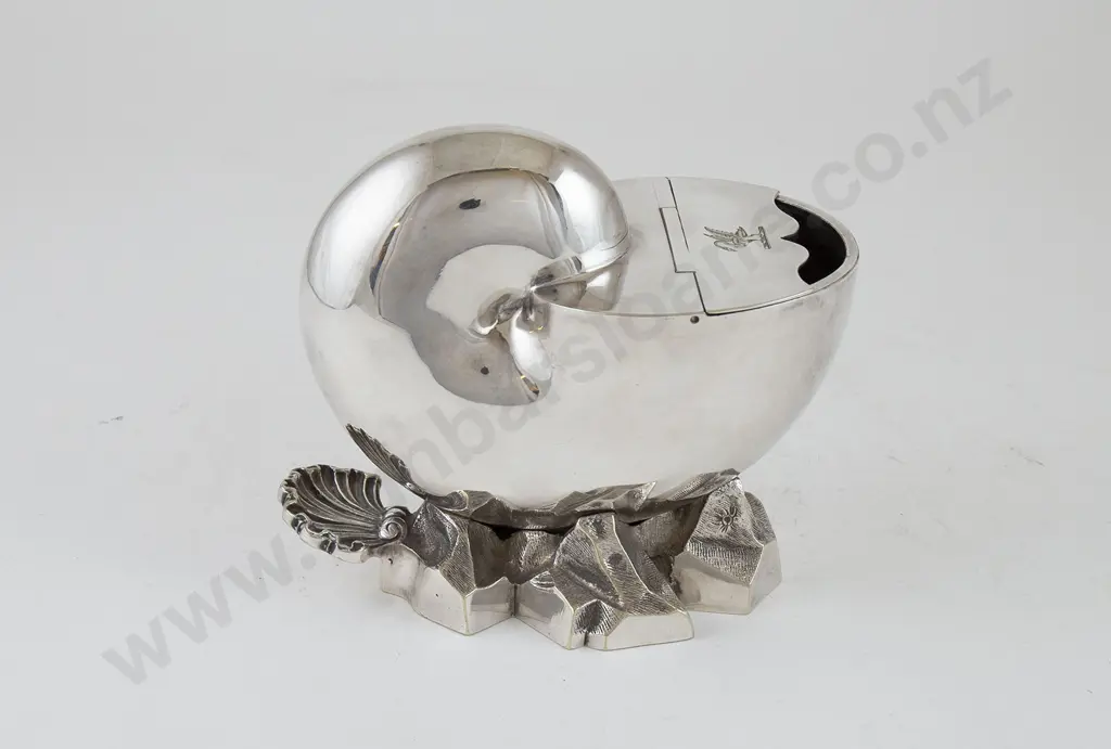 S/P Nautilus Shell Form Spoon Warmer Image 1++