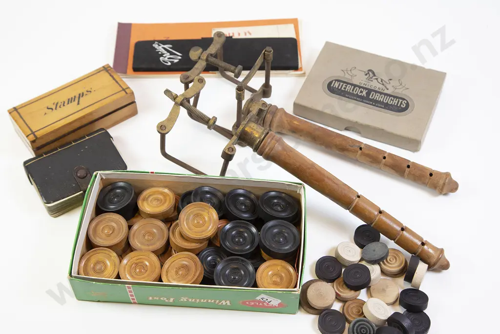 Selection of Draught Sets Image 1++