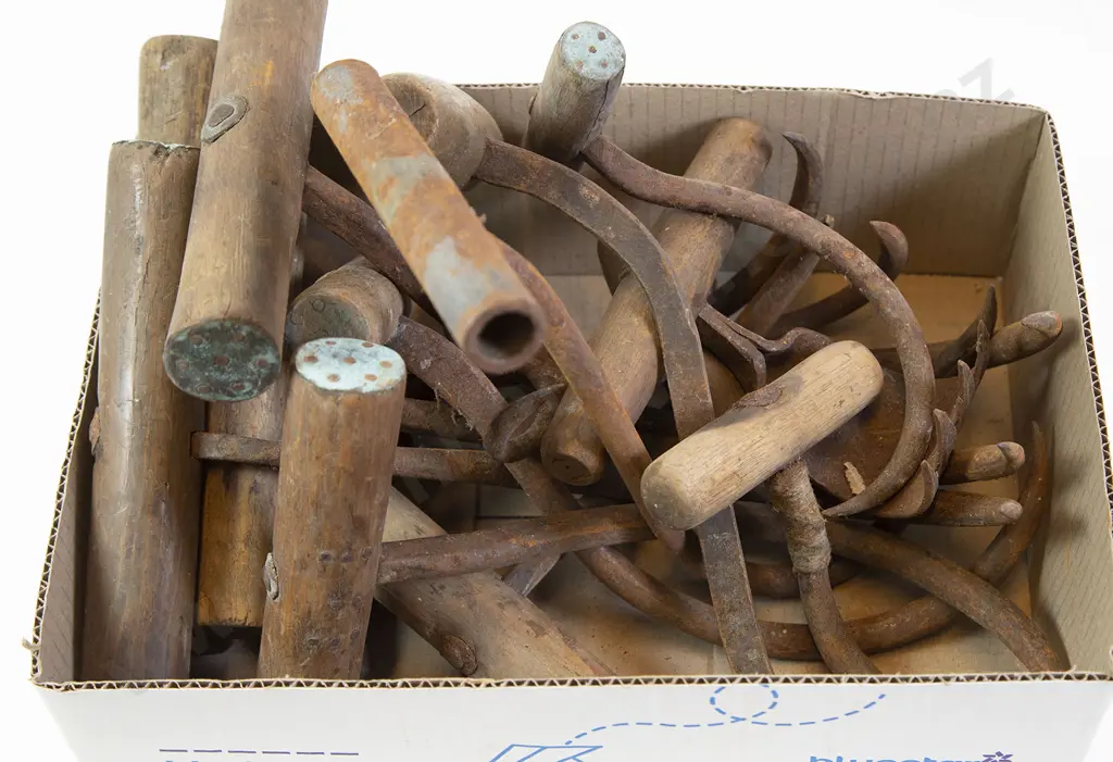 Qty Colonial Wool Bale Hooks Image 1++