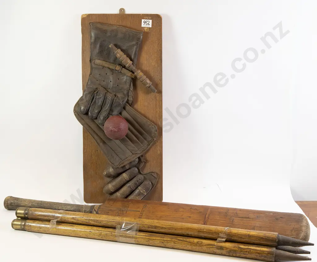 Vintage Cricket Set Image 1++