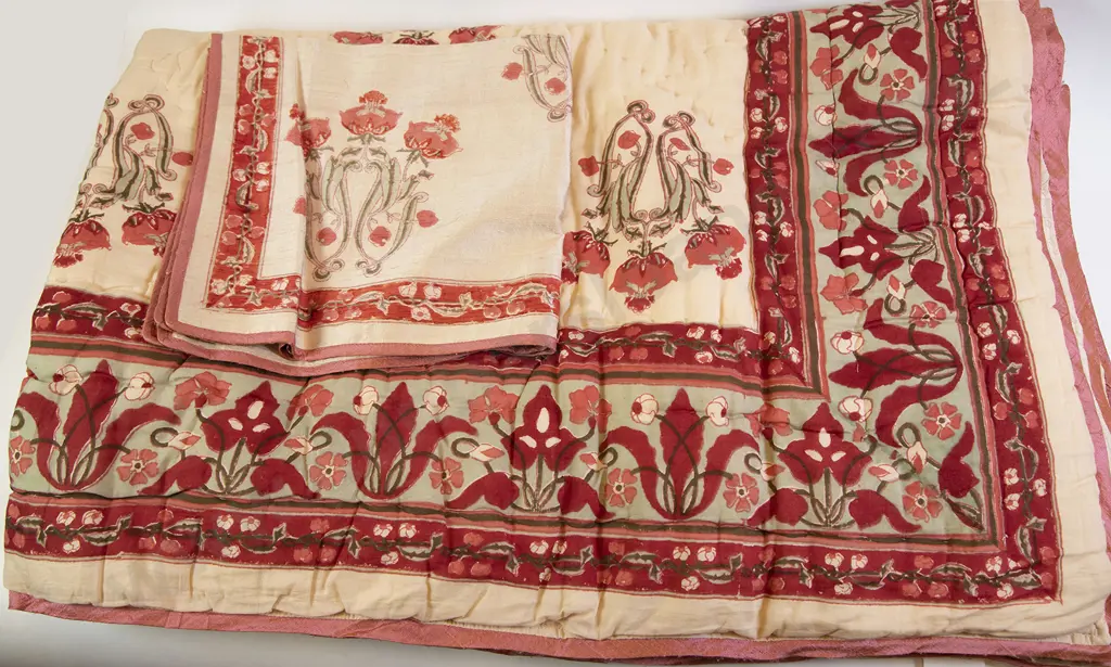 Single Silk Comforter & Pillow Sham Image 1++