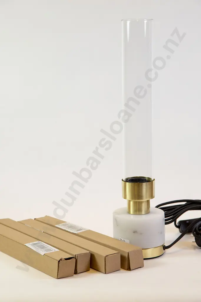 Modern Table Lamp with Four Spare Bulbs Image 1++