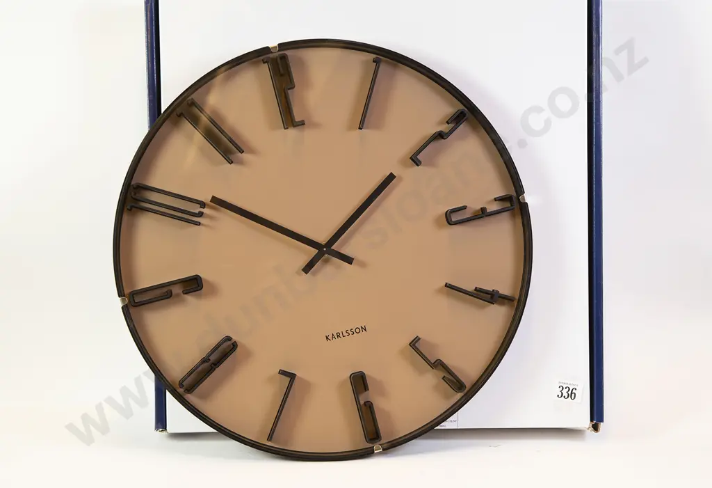 Modern Design Wall Clock Image 1++