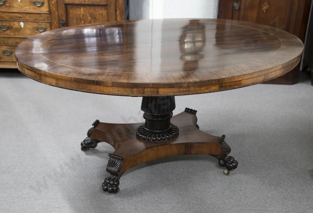 A Fine C19th Rosewood Oval Tilt-top Centre Table Image 1++
