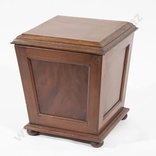 WMIV Mahogany Cellaret