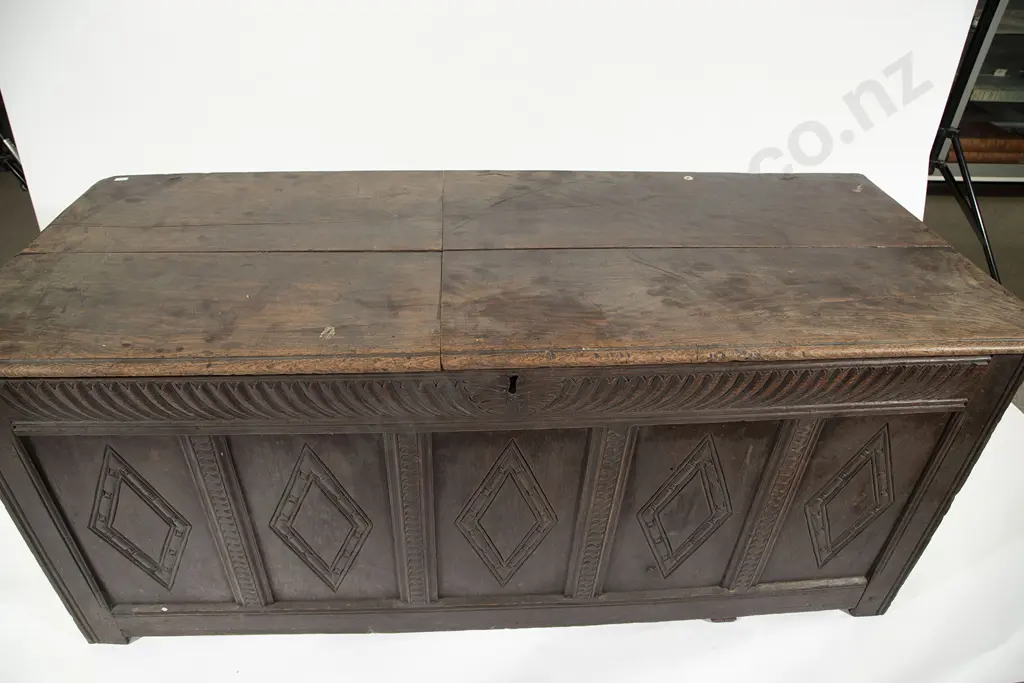 Early C18th Oak Coffer (faults) Image 1++